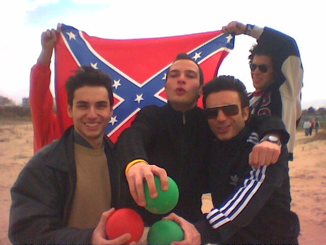 ..e noi nonostante il campione finiamo terzi..porc.. :azz: