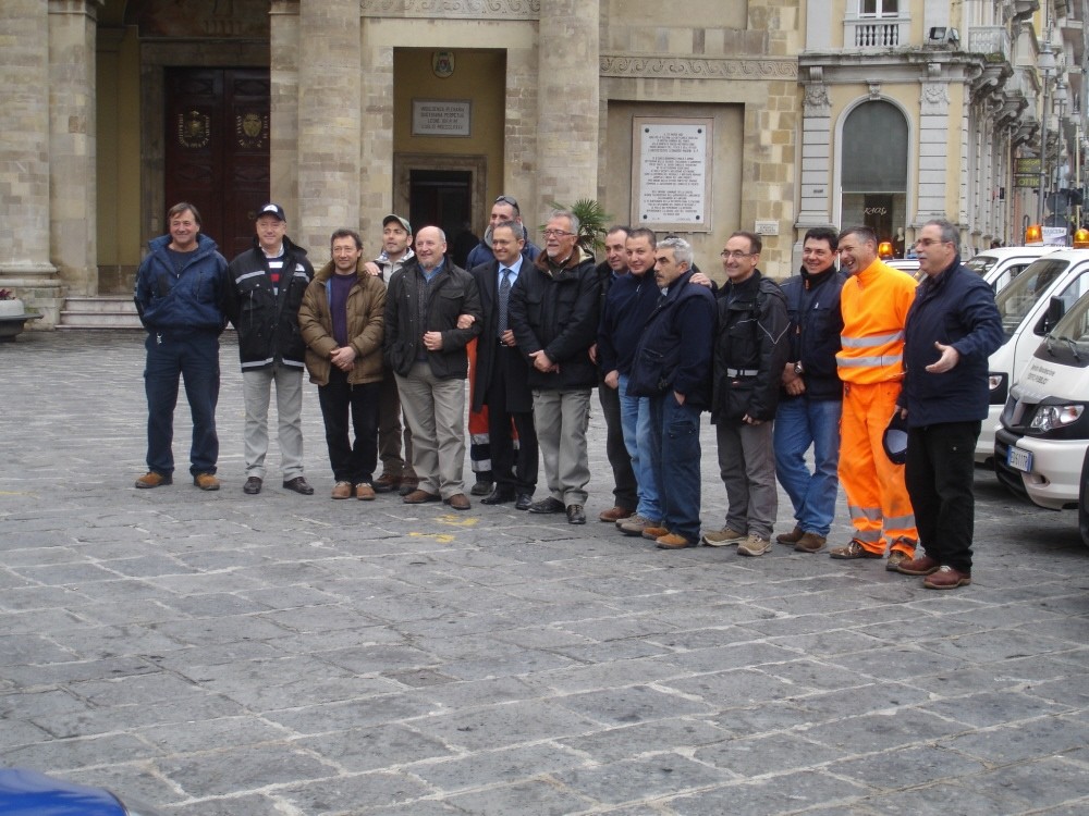 nuovi mezzi del comune (22 dicembre 2010)