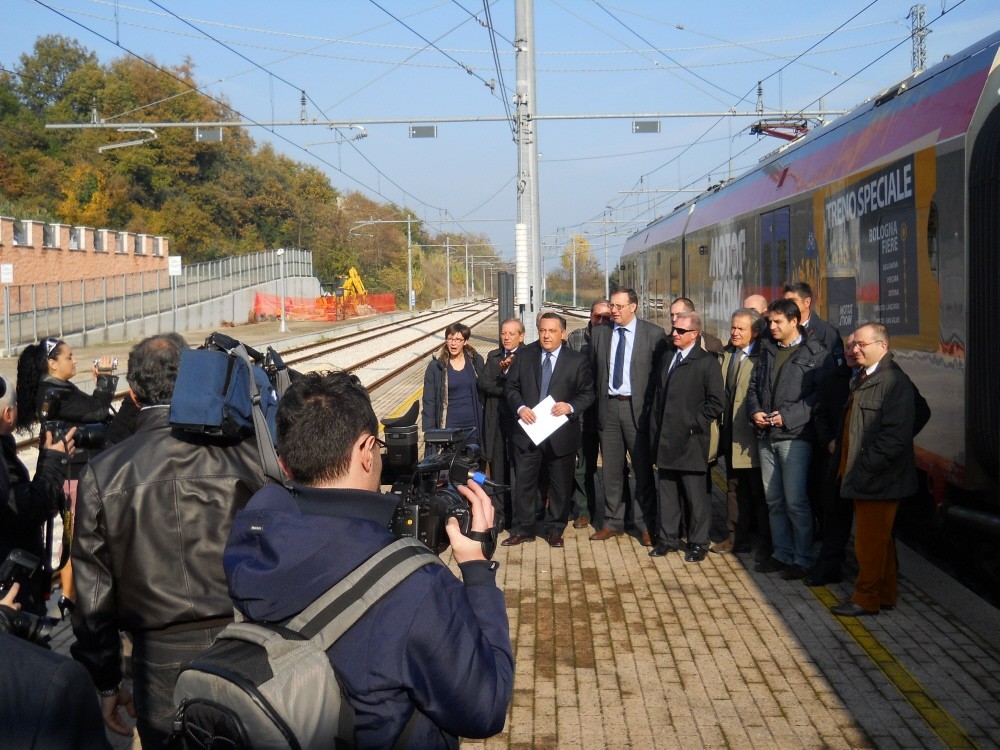 treno speciale per il motor show 2011