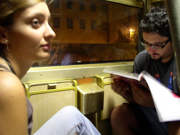 e in treno chi osserva...chi legge