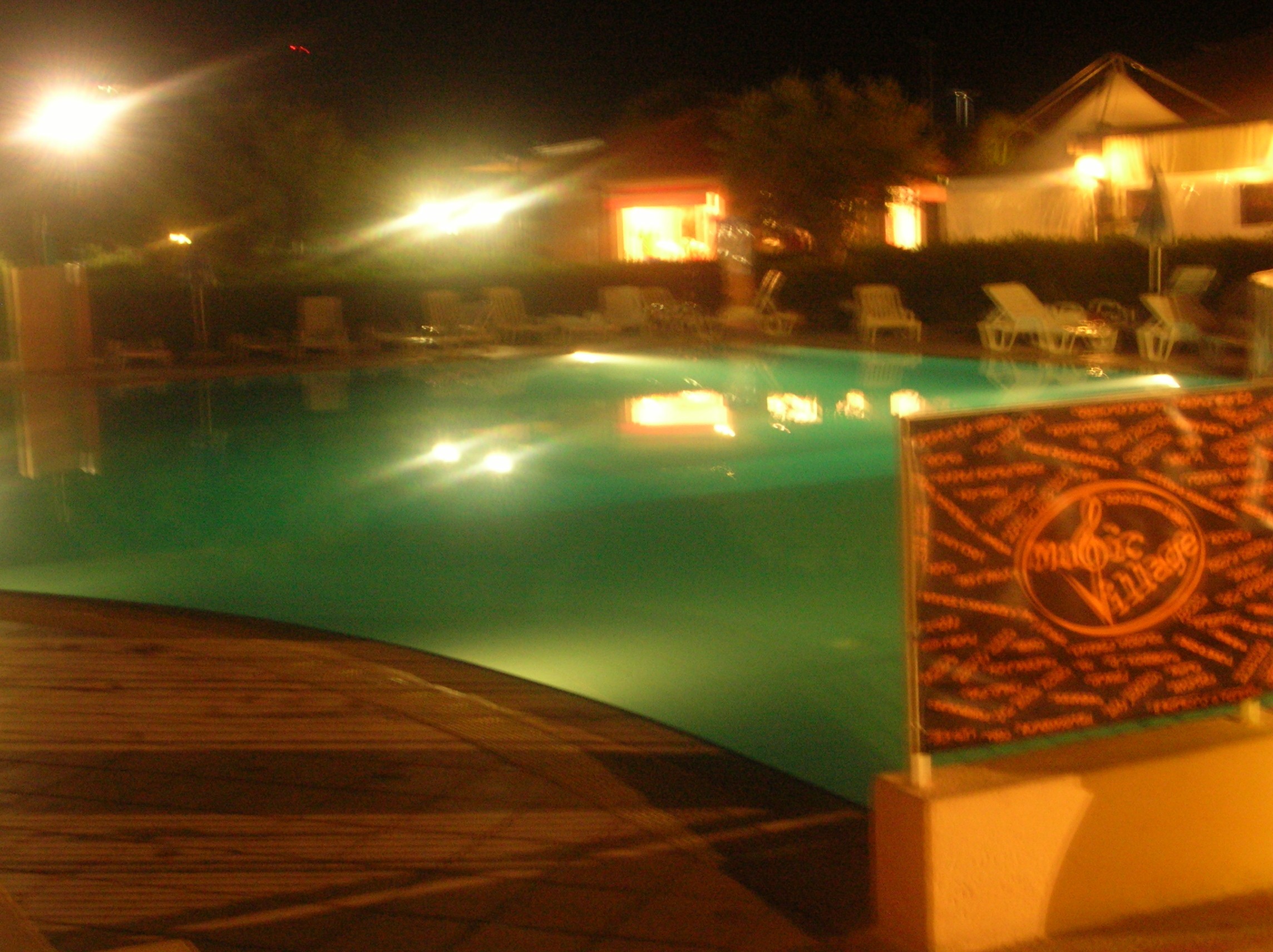 piscina notturna...