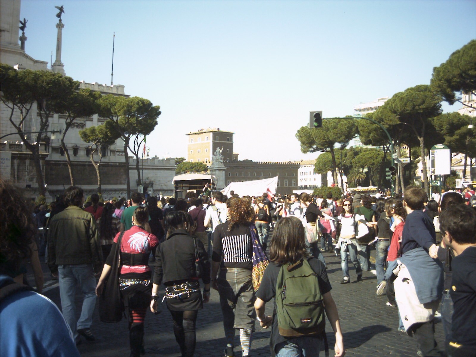 Manifestazione 25/10/2005 - all'altare della patria