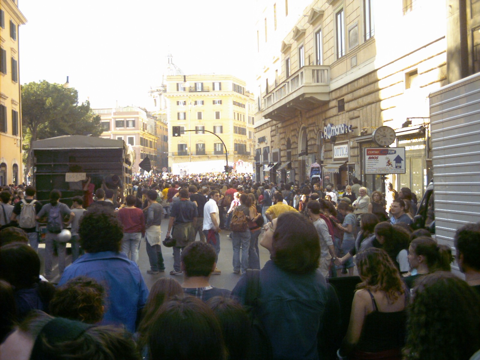 Manifestazione 25/10/2005 - Largo Argentina