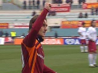 rm-livorno: striscione lanciano sullo sfondo