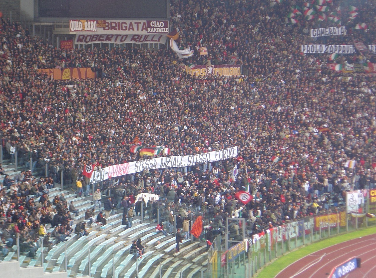 rm-liv :striscione nazi