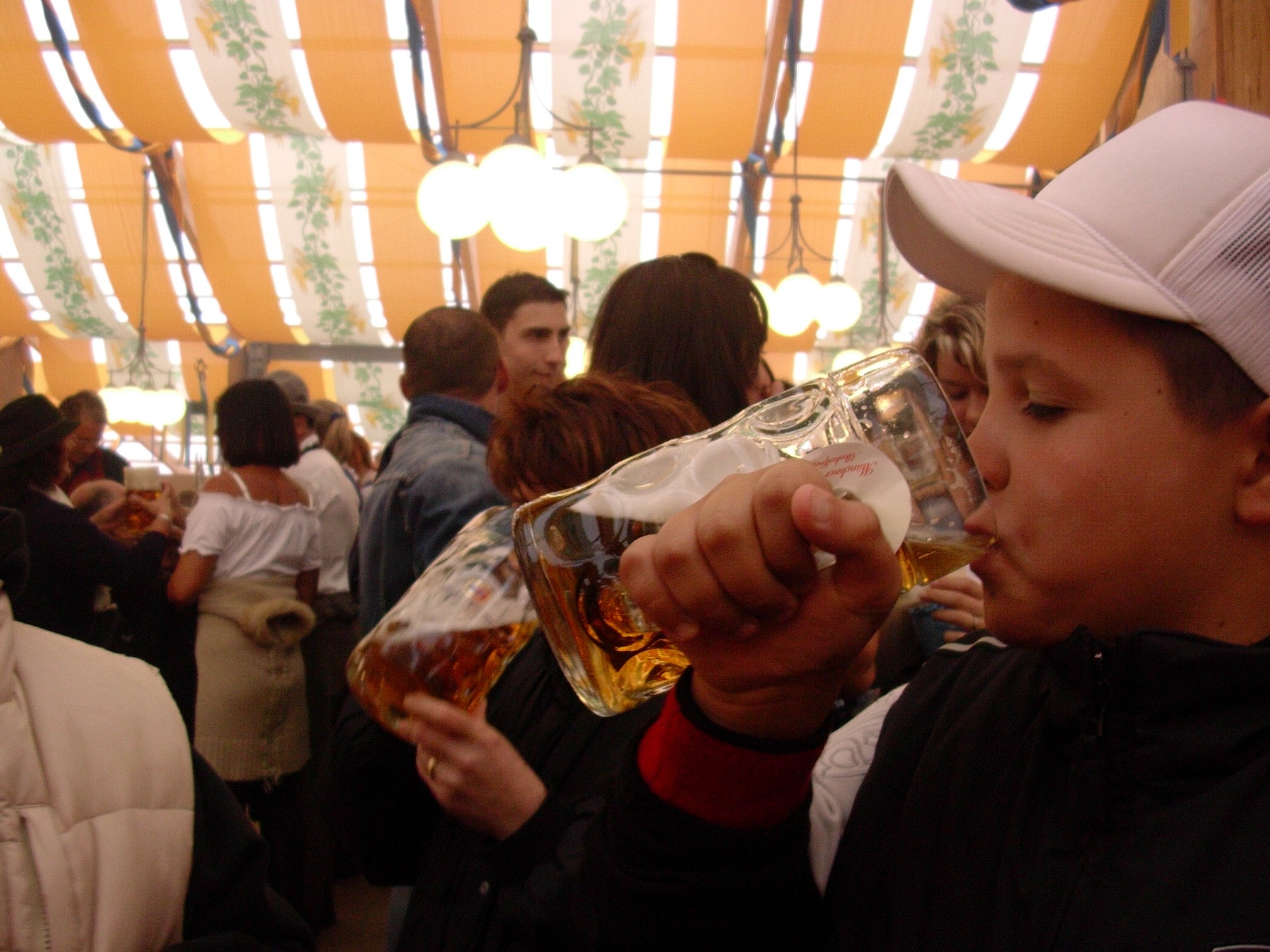 i e nu bicchier di birr(all'oktoberfest)