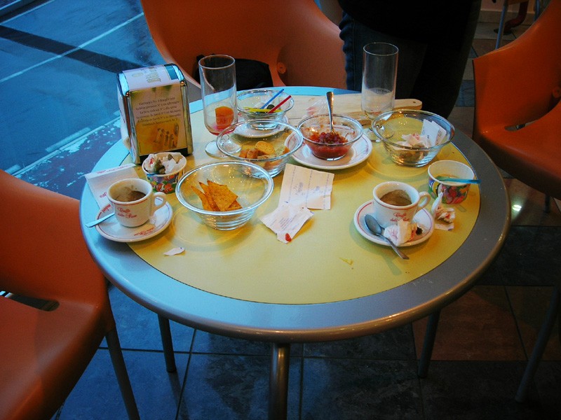 merenda a base di gelato, caffè, campari e stuzzichini vari :look: