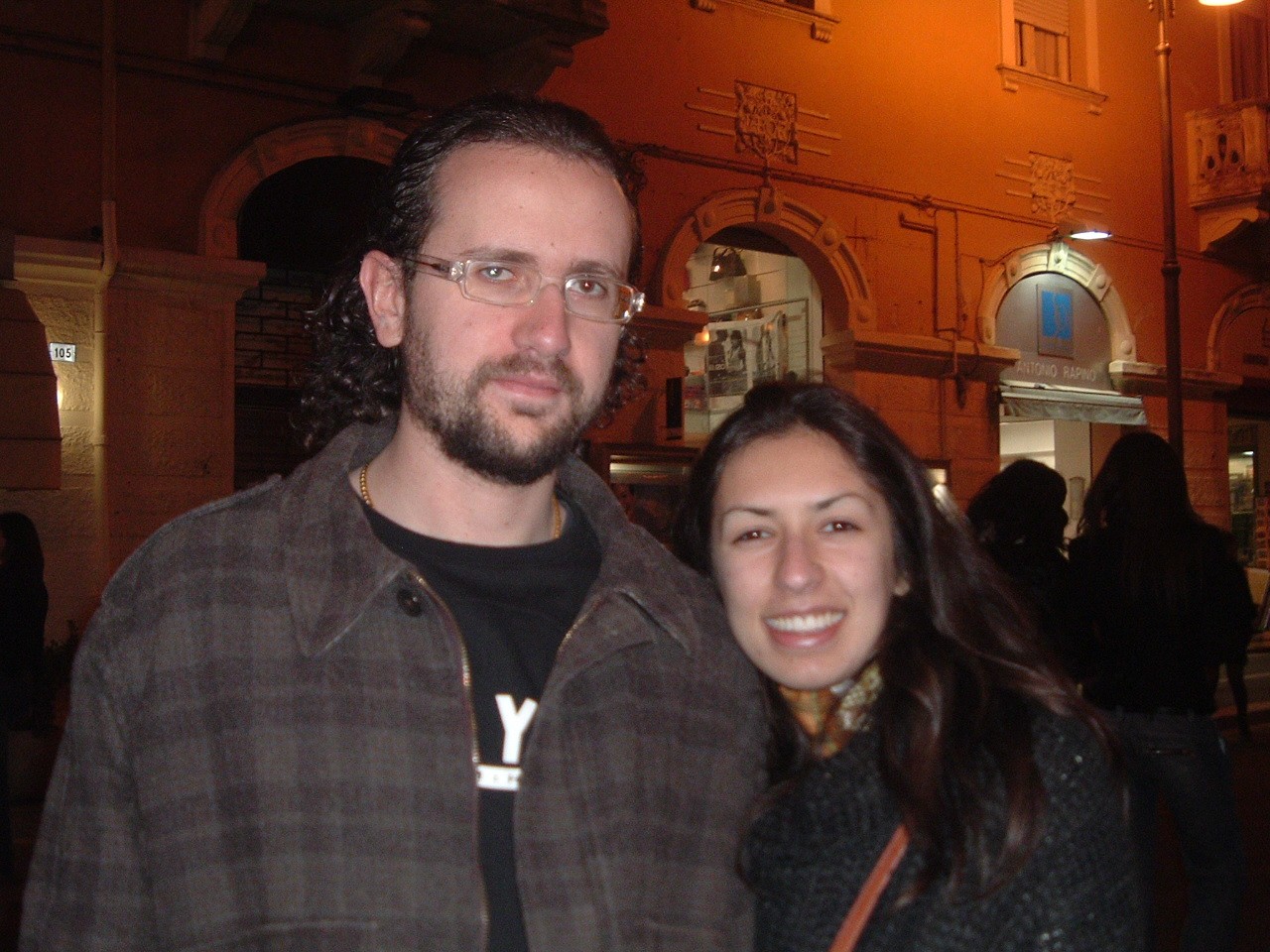 travis che si concede ai fotografi