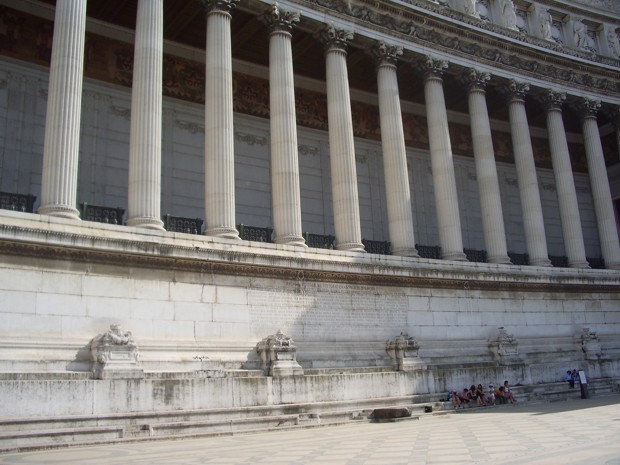 Il colonnato dell'Altare della Patria
