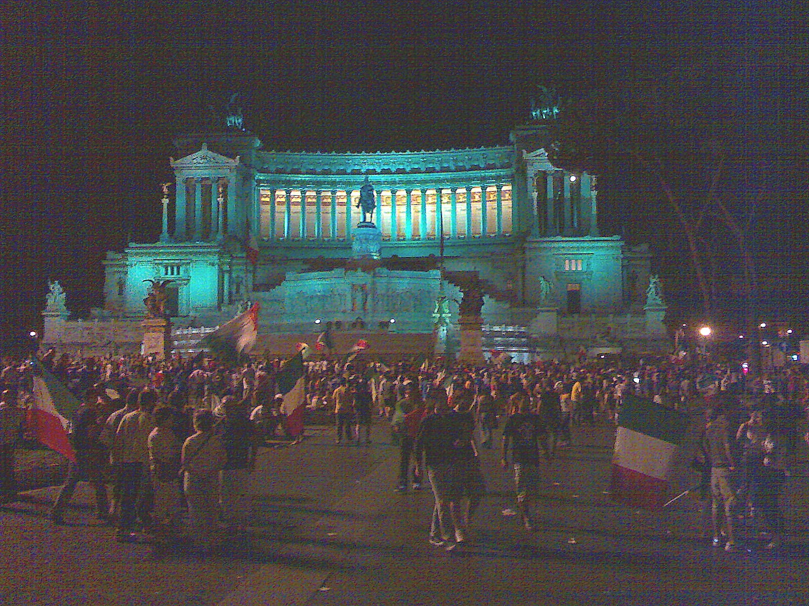 Italia 2 Germania 0 a piazza venezia