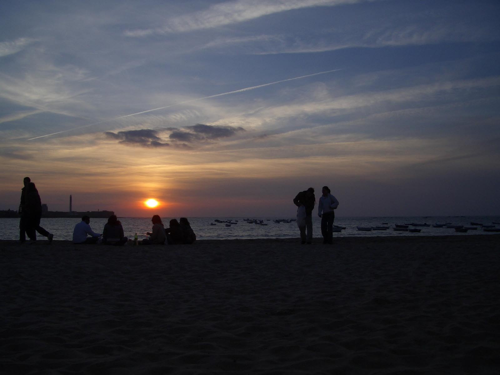 cadiz, la caleta al atardecer