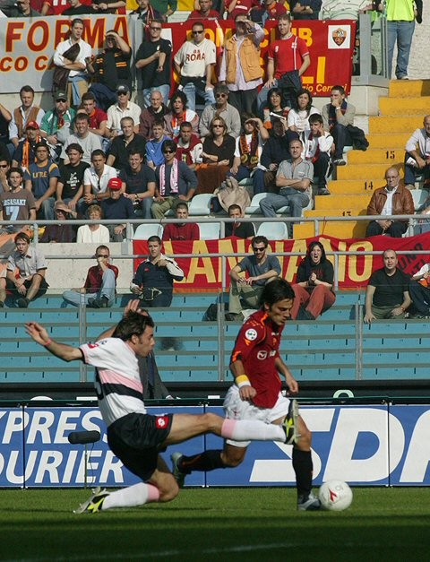 24/10/2004 rm-palermo: montella ,striscione lanciano e frecavento in maglia bianca asroma