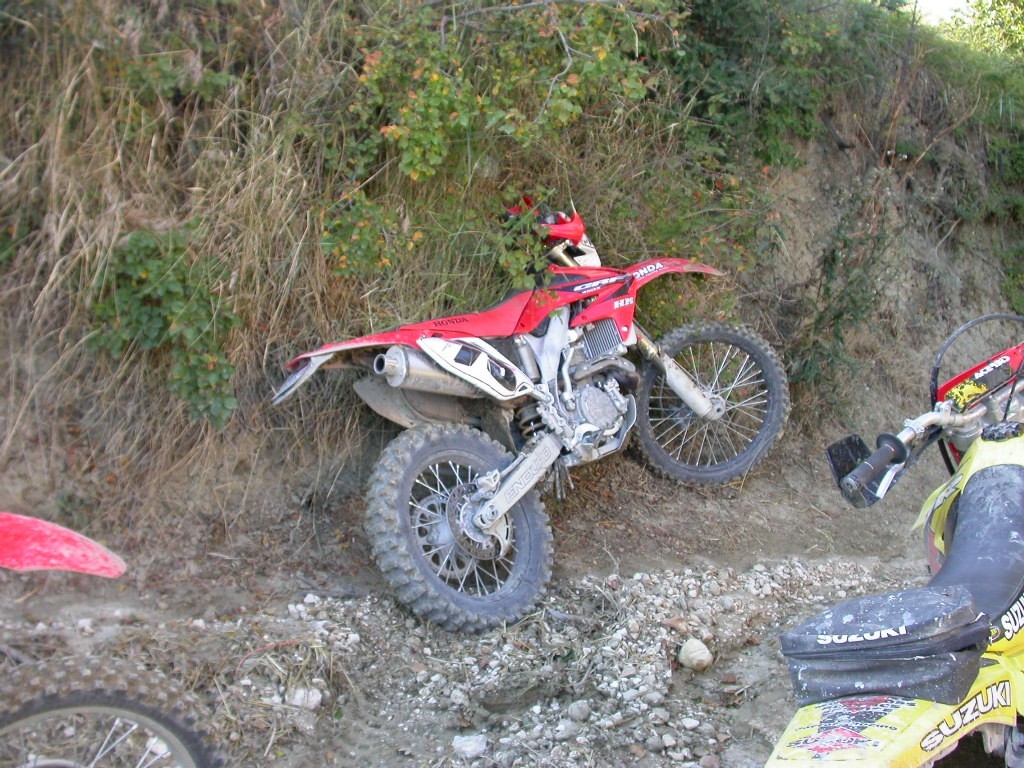 la mia caterpillar CRF 450 dopo un volone