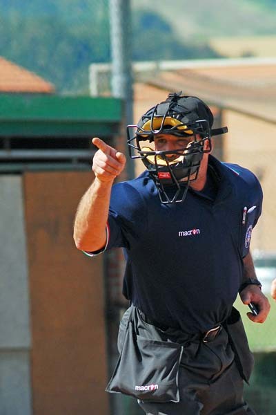 2007 sasso marconi-ancona, teatrale posa dell'arbitro!!!