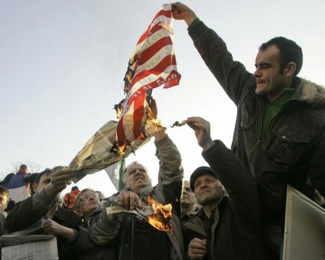 protest in kosovska mitrovica - СРБИЈА