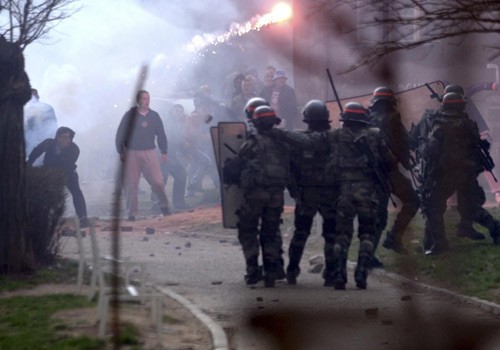 protest in kosovska mitrovica - СРБИЈА