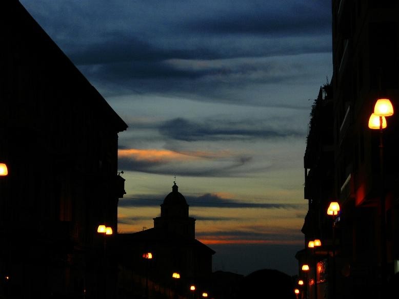 6 agosto 2005 dal corso trento e trieste guardando verso la piazza