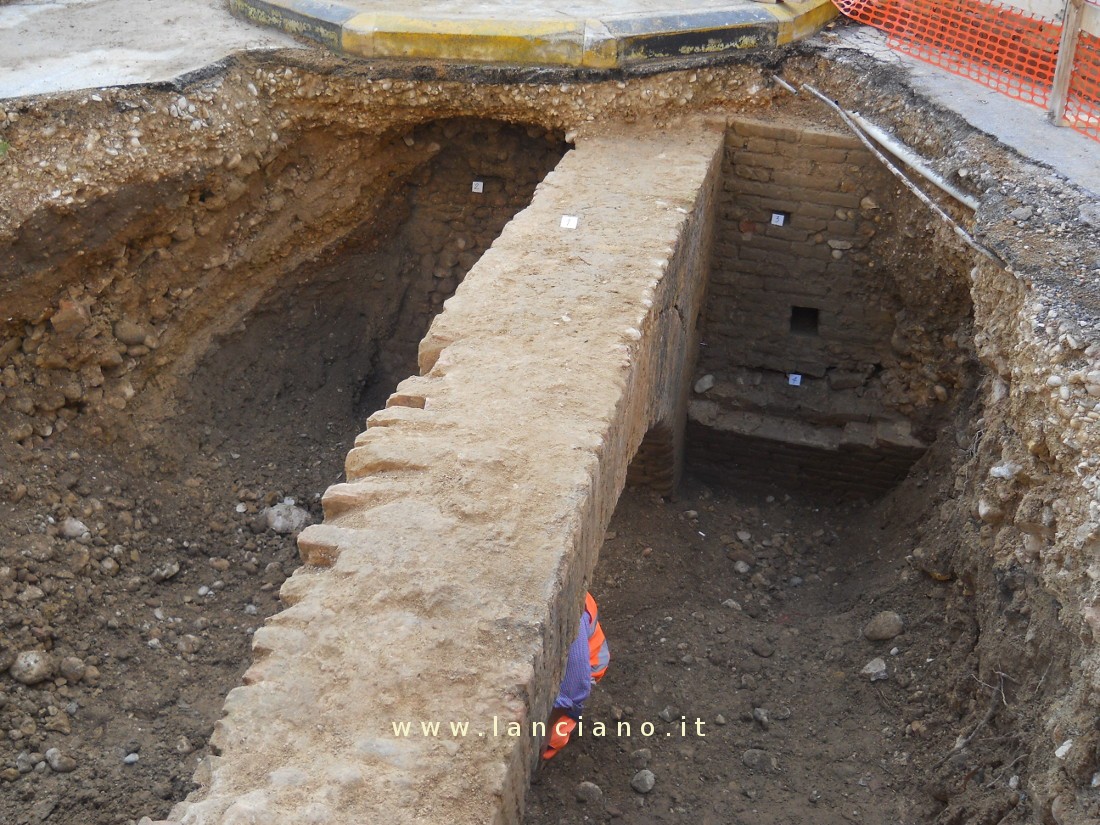 scavi santa chiara (23 novembre 2012)