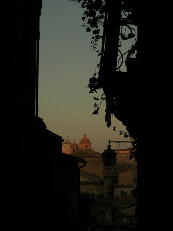 ..cattedrale in lontananza